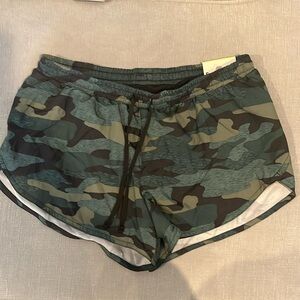 OLD NAVY - women’s work out shorts size small